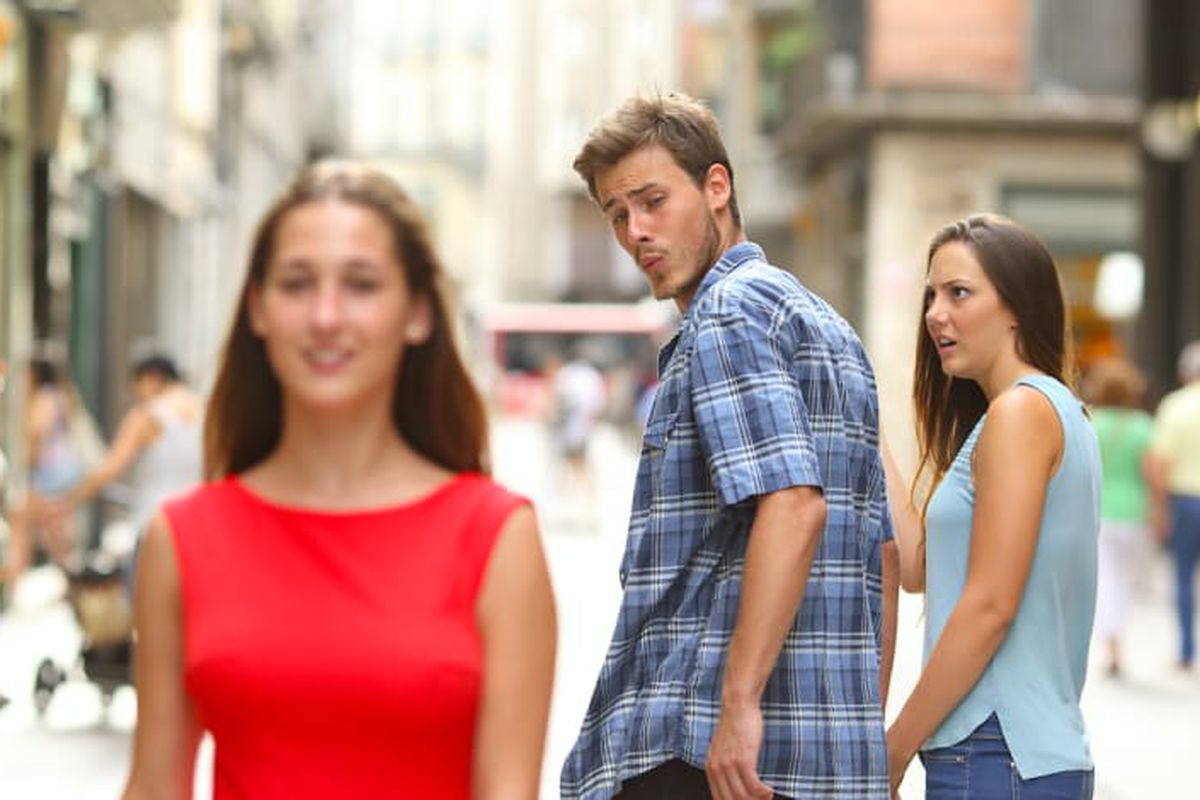 Distracted Boyfriend meme about Nakie